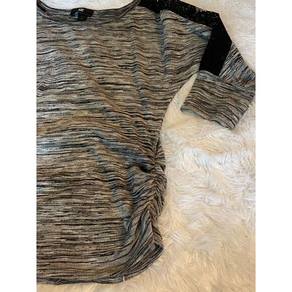 iZ BYER SZ S Woman’s Jr Black/Gray 3/4 Sleeve Top With Lace Sleeves - Picture 9 of 9
